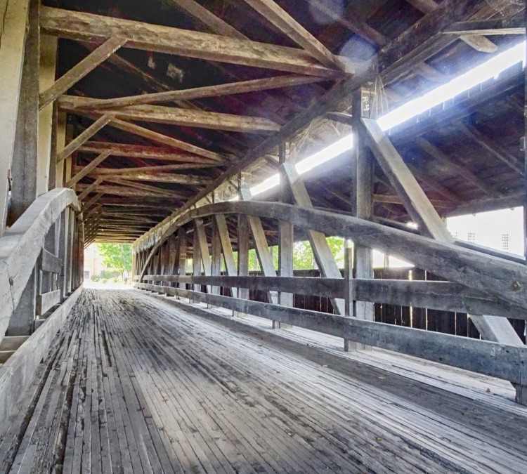 shelburne-museum-covered-bridge-photo